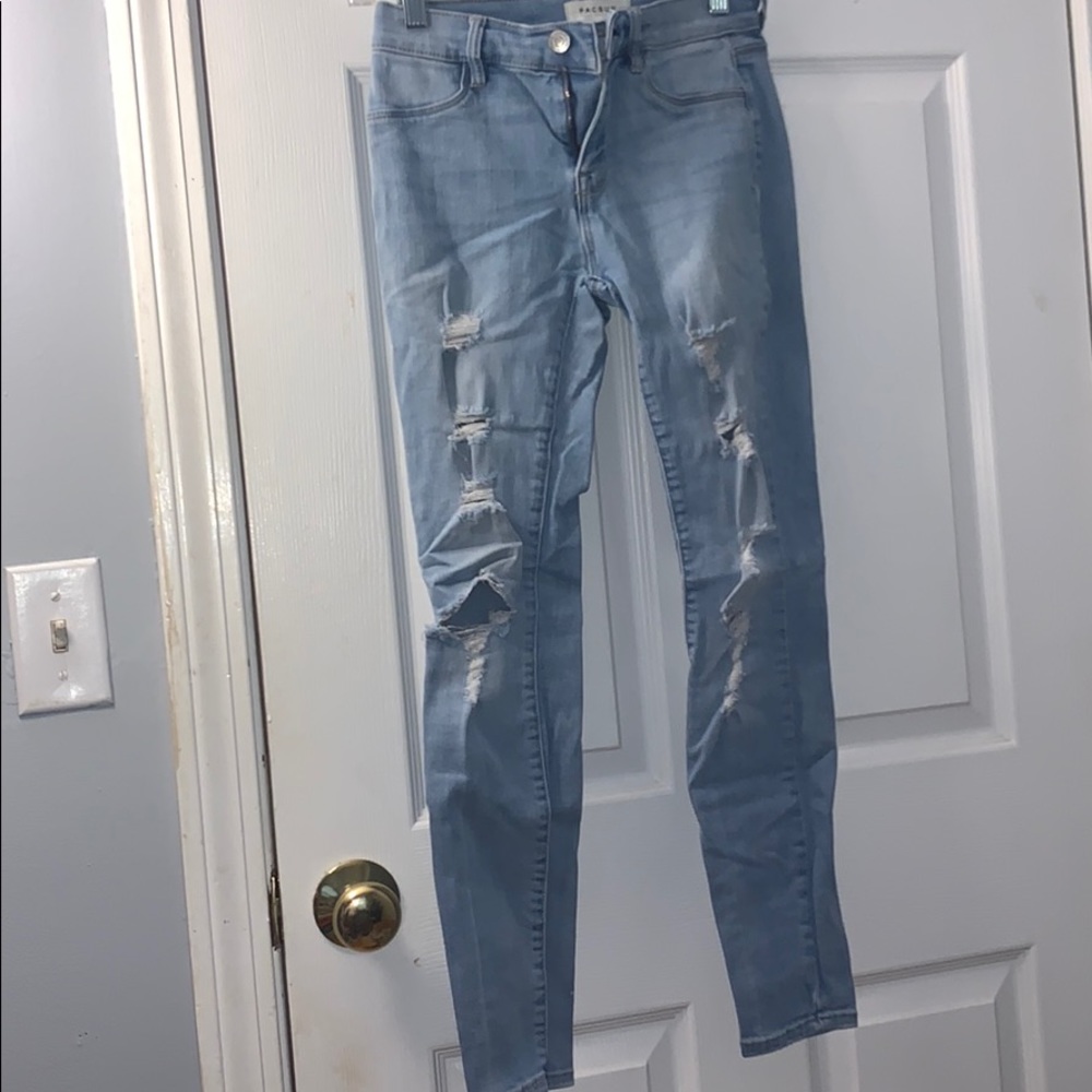 Ripped skinny jeans